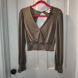 URBAN Romantics Metallic Silver Open Back Cropped Long Sleeve Blouse